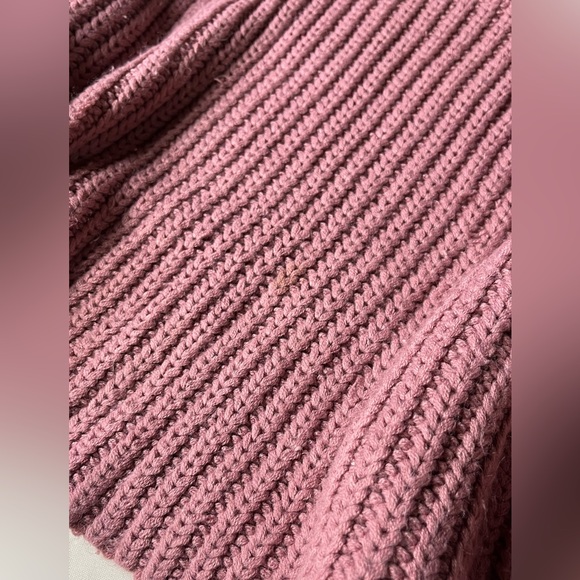 FashionNova Cropped Oversized Turtleneck Sweater - Picture 5 of 6